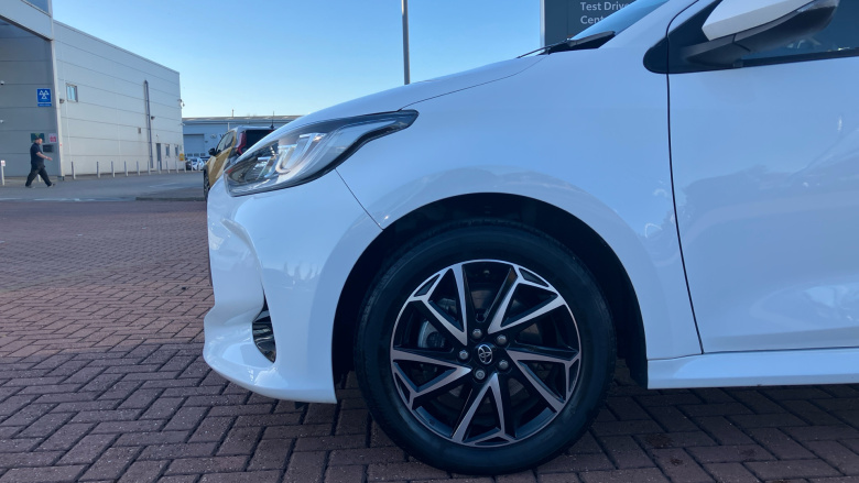 Toyota Yaris 1.5 Hybrid Design 5dr CVT Hybrid Hatchback